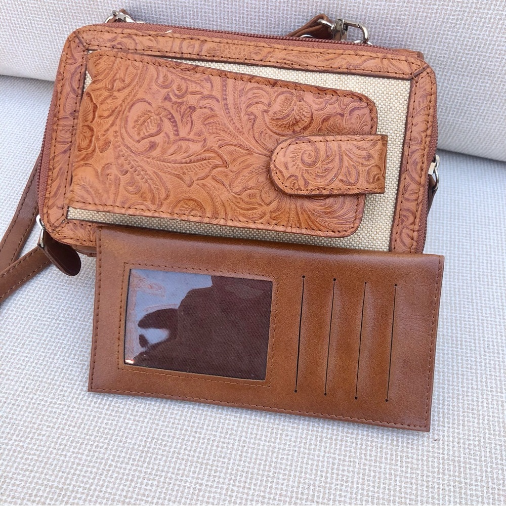 Western Style Crossbody bag organizer 7.5" x 5" detachable strap silver tone - Picture 8 of 8